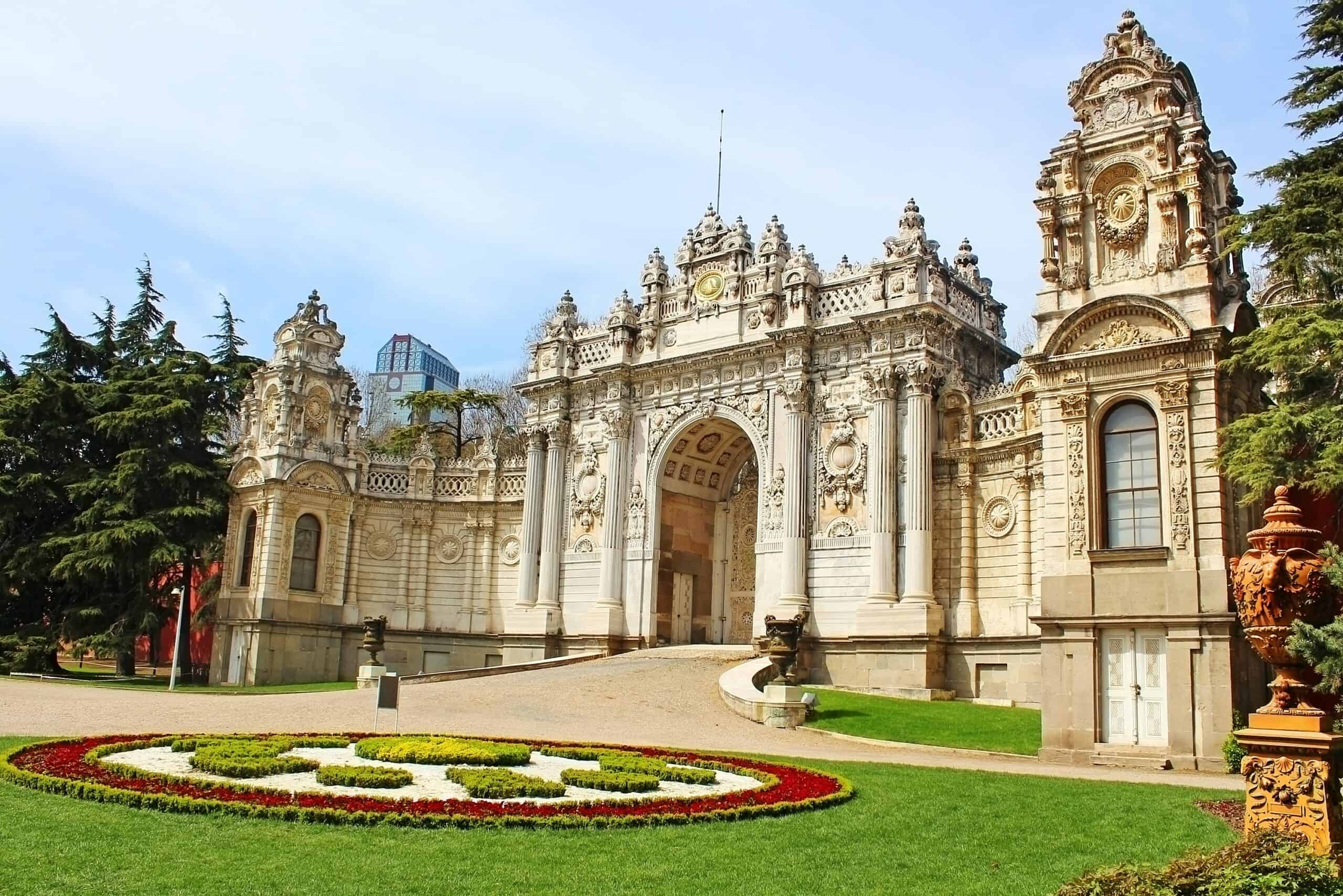Dolmabahçe Sarayı